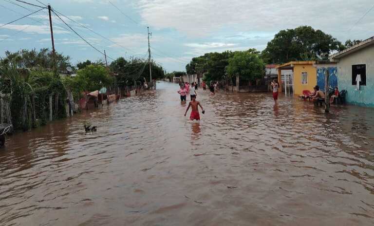 Suben a 450 las familias afectadas por ruptura de muro de contención en Barranquitas