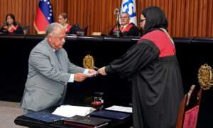 CNE consigna actas ante la Sala Electoral del TSJ