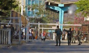 Trasladan a 115 detenidos en protestas poselectorales a la cárcel de Puente Ayala