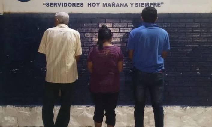 Arrestan a padrastro, vecino y madre de una menor por abuso sexual y omisión