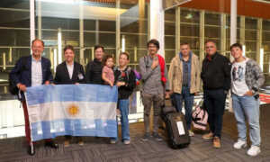 Diplomáticos argentinos expulsados de Venezuela llegan a Buenos Aires