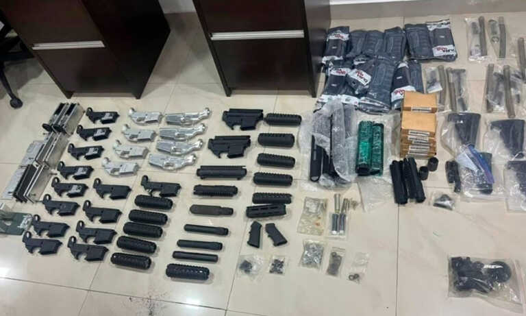 Incautan en Caracas 156 piezas de armas de guerra y 6 mil municiones