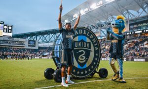 ‘Brujo’ Martínez recibe homenaje en su último partido con Philadelphia Union