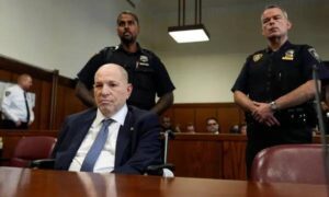 Harvey Weinstein seguirá en prisión en Nueva York hasta que finalice su nuevo caso
