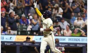 Jackson Chourio duplica contra un candidato al Cy Young y sigue su brillante momento