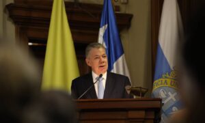 Juan Manuel Santos afirma que “Maduro perdió toda legitimidad y debe salir” del poder