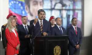 Maduro ve “escandalosa” la ausencia de González Urrutia en el TSJ