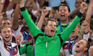 El Bayern Múnich dedica un reconocimiento a Neuer por su retiro de la selección alemana