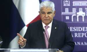 Panamá convocará una cumbre de presidentes para abordar crisis de Venezuela