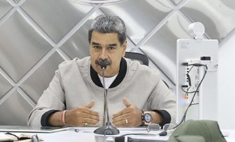 Maduro pide “calma y cordura” ante el apagón nacional