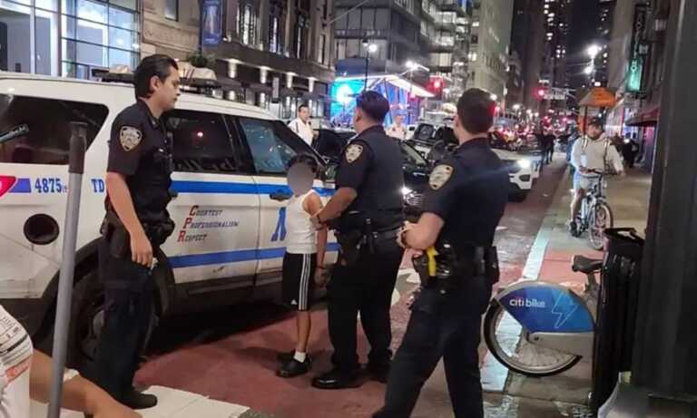 Detienen a niño venezolano de 11 años por golpear y robar a un hombre en New York