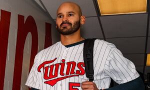 Tres venezolanos competirán por el premio Roberto Clemente en las Grandes Ligas