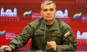 Padrino López llama a la Fanb a poner los ojos en la estabilidad del país