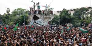 Jefe del Ejército de Bangladés anuncia formación de un gobierno interino