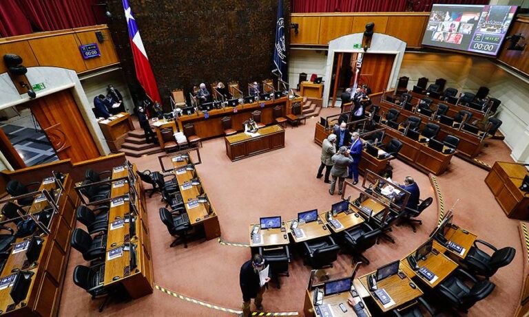 Senado chileno aprueba pedir a Boric que solicite a la CPI detención de Maduro