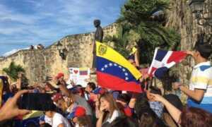 Dominicana dispuesta a dar permiso de trabajo a venezolanos con documentos vencidos