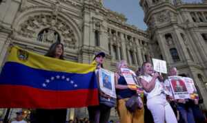 Venezolanos piden a España agilidad en permisos de residencias y trabajo