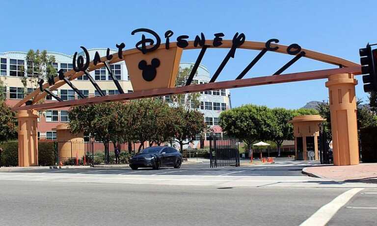 Disney gana $ 4.512 millones en 9 meses