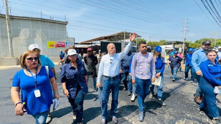 Gobernador Rosales inspecciona construcción, recuperación y modernización de obras