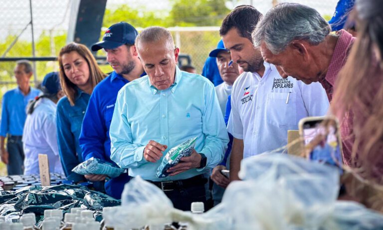 Rosales lleva programas sociales de la Gobernación a todas las comunidades del Zulia