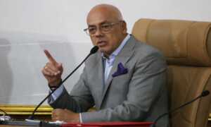 Jorge Rodríguez acusa a Erik Prince de robarse “millón y medio de dólares” de “Ya Casi Venezuela”