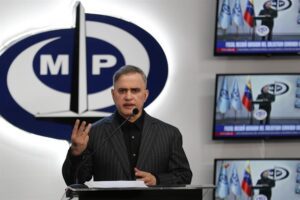 Fiscal asegura que estadounidense detenido ingresó “sin documentos” que avalen su estadía