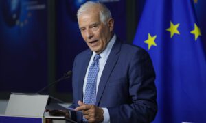 Borrell califica de “día triste para la democracia” la salida de González de Venezuela