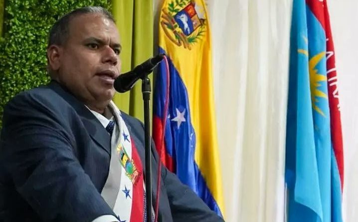 Abel Petit deja el cargo de alcalde de Carirubana por problemas de salud