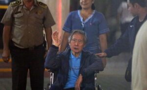 Alberto Fujimori “está luchando” por su vida