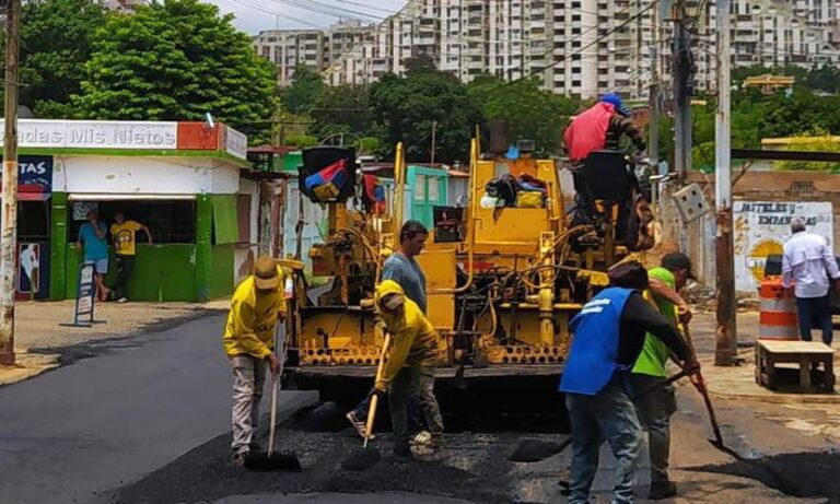 Gobierno regional avanza en el reasfaltado del sector Pomona en Maracaibo