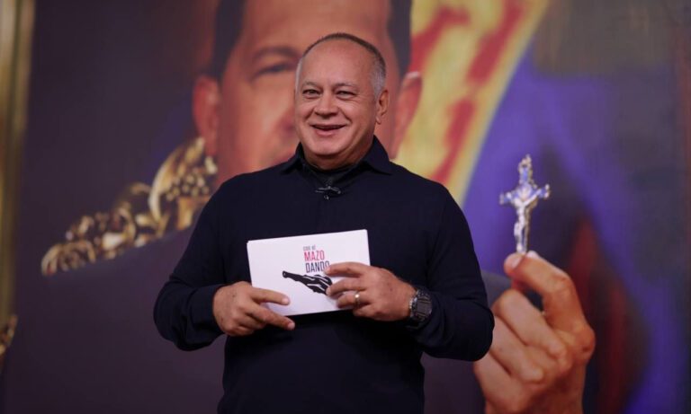 Cabello amenaza con “Operación Tun Tun” a quienes donaron dinero a “Ya Casi Venezuela”