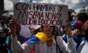 Advierten que maestros están sumidos en un “letargo” por bajos salarios