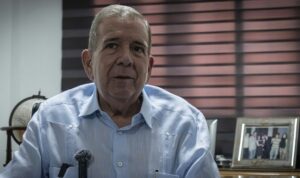 Edmundo González Urrutia lamenta “campaña mediática” opositora en su contra