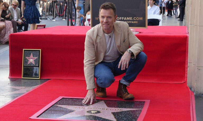 Ewan McGregor devela su estrella en el Paseo de la Fama