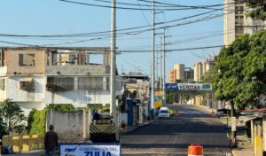 Gobernación continúa reasfaltado en el sector Veritas de Maracaibo