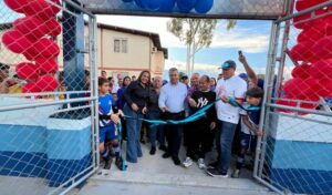 Gobernación inaugura cancha de usos múltiples en el municipio Santa Rita