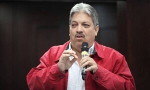Designan a gobernadores encargados en Apure y Miranda