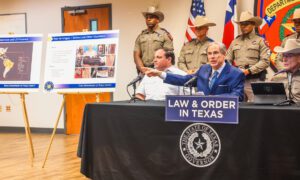 Gobernador de Texas ofrece $5.000 por información sobre miembros del “Tren de Aragua”