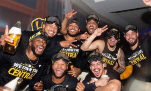 Jackson Chourio tras clasificar a playoffs de Grandes Ligas: “Esta es la celebración más divertida”
