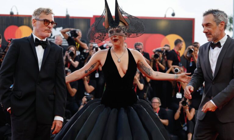 El Joker y Lady Gaga cantan en el abismo de la locura para reconquistar Venecia