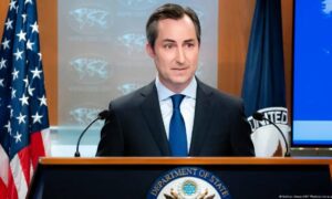 Estados Unidos “monitorea” la situación de ciudadanos detenidos en Venezuela