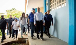 Gobernador inicia el Plan Manos a la Escuela en los 559 planteles del Zulia