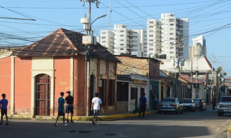 Maracaibo, el contraste entre una metrópolis y una ciudad olvidada