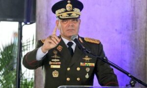 Padrino López: Nos preparamos para dar batalla del fascismo vs. la patria