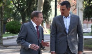 Senado español urge a Pedro Sánchez reconocer de forma “inequívoca” a González Urrutia como presidente