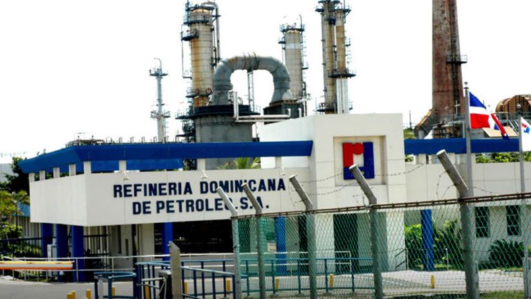 Dominicana niega adeudar millones de dólares a Venezuela por compra de petróleo