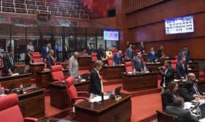 Senado de Dominicana solicita a Abinader “reconocer” a González Urrutia