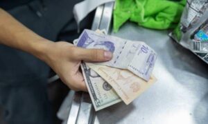 Ecoanalítica afirma que las ventas comerciales cayeron 20 % en agosto