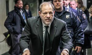 Harvey Weinstein tiene leucemia y recibe tratamiento en la cárcel