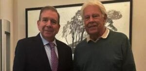 Felipe González se reúne con González Urrutia y lo califica de “presidente electo”